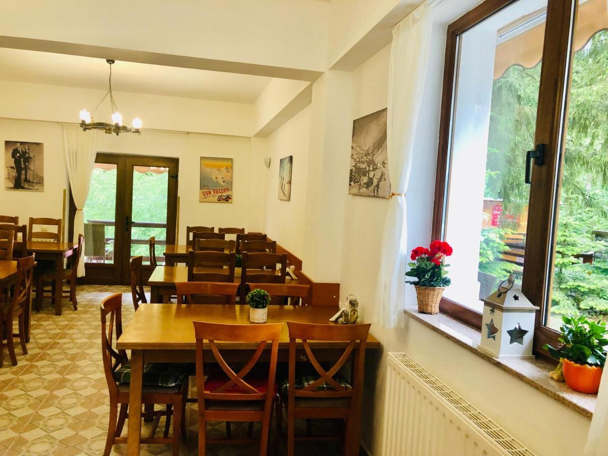 Pensiune & Restaurant Kalinder Busteni Ngoại thất bức ảnh