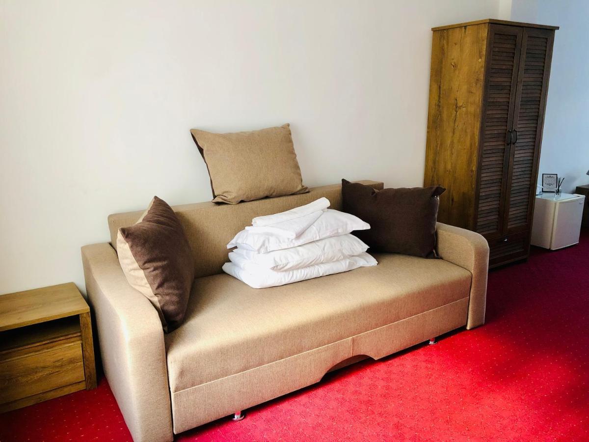 Pensiune & Restaurant Kalinder Busteni Ngoại thất bức ảnh